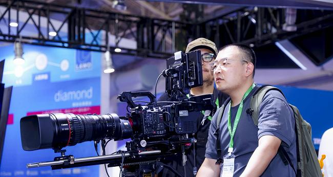 「佳直播 PRO」电影机讯道化直播解决方案荣获「BIRTV2025 推荐」  第15张