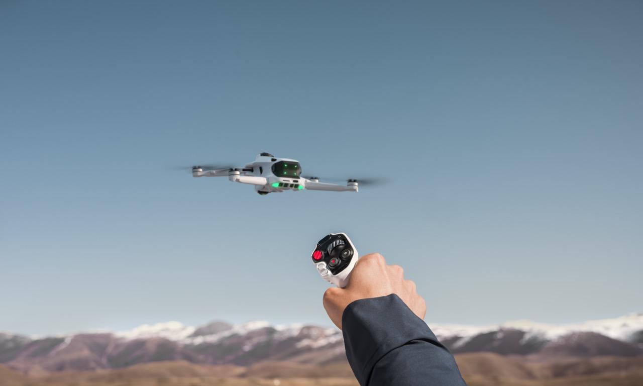 iPhone Air成苹果最不保值手机；黄仁勋：4点起来工作，子女不敢懈怠；影翎全景无人机正式上市，6799起售  第7张